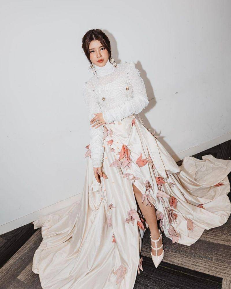 instagram.com/tiaraandini